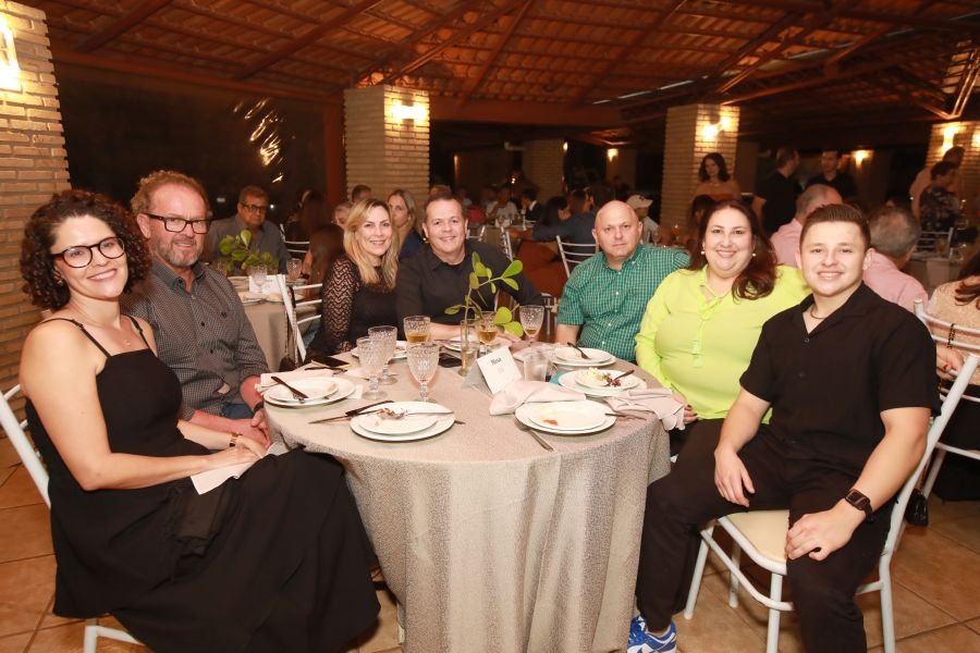 EMPRESÁRIO ÊCIO COSTA COMEMORA 60 ANOS COM GRANDE FESTA EM CEDRAL - Eloisa Mattos