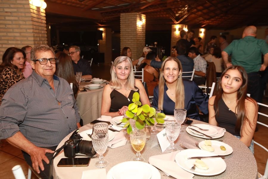 EMPRESÁRIO ÊCIO COSTA COMEMORA 60 ANOS COM GRANDE FESTA EM CEDRAL - Eloisa Mattos