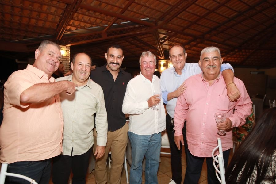 EMPRESÁRIO ÊCIO COSTA COMEMORA 60 ANOS COM GRANDE FESTA EM CEDRAL - Eloisa Mattos