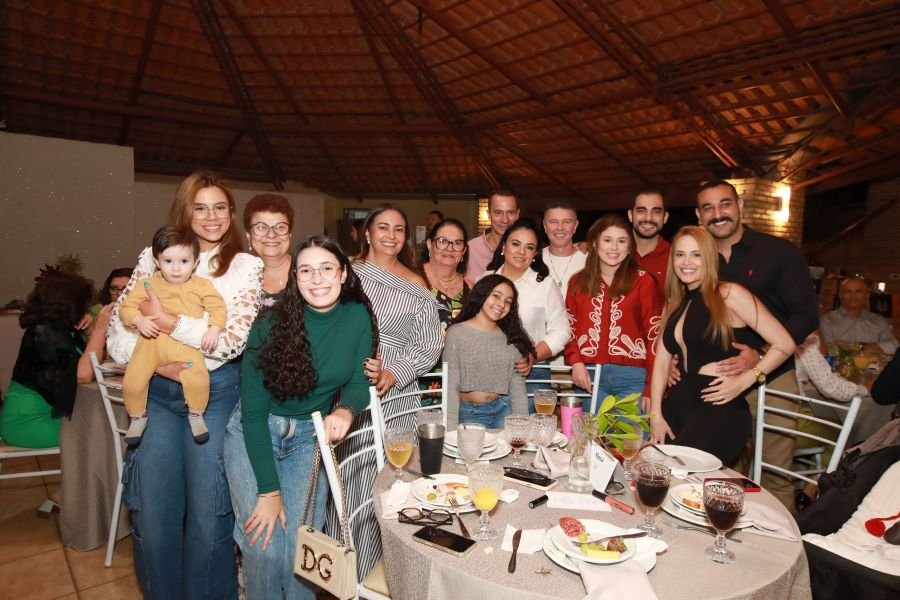 EMPRESÁRIO ÊCIO COSTA COMEMORA 60 ANOS COM GRANDE FESTA EM CEDRAL - Eloisa Mattos