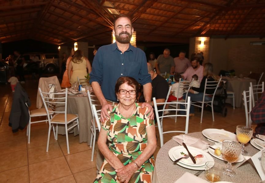 EMPRESÁRIO ÊCIO COSTA COMEMORA 60 ANOS COM GRANDE FESTA EM CEDRAL - Eloisa Mattos