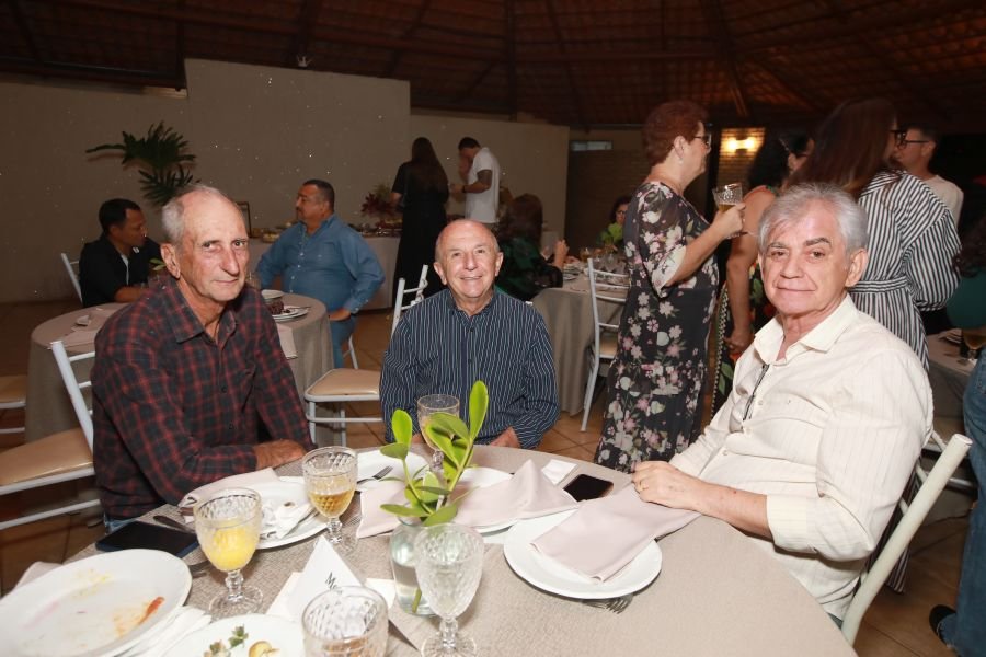 EMPRESÁRIO ÊCIO COSTA COMEMORA 60 ANOS COM GRANDE FESTA EM CEDRAL - Eloisa Mattos