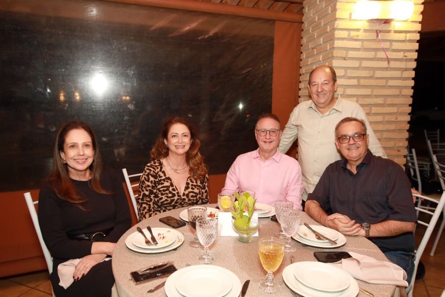 EMPRESÁRIO ÊCIO COSTA COMEMORA 60 ANOS COM GRANDE FESTA EM CEDRAL - Eloisa Mattos