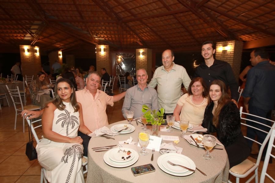 EMPRESÁRIO ÊCIO COSTA COMEMORA 60 ANOS COM GRANDE FESTA EM CEDRAL - Eloisa Mattos
