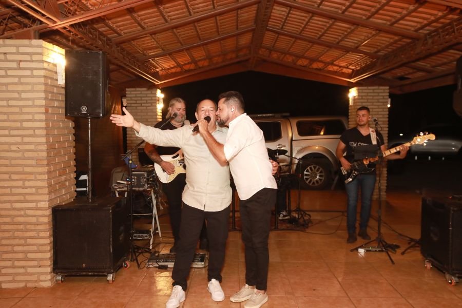 EMPRESÁRIO ÊCIO COSTA COMEMORA 60 ANOS COM GRANDE FESTA EM CEDRAL - Eloisa Mattos