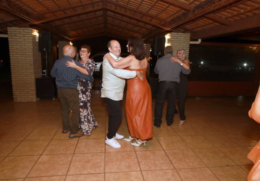 EMPRESÁRIO ÊCIO COSTA COMEMORA 60 ANOS COM GRANDE FESTA EM CEDRAL - Eloisa Mattos