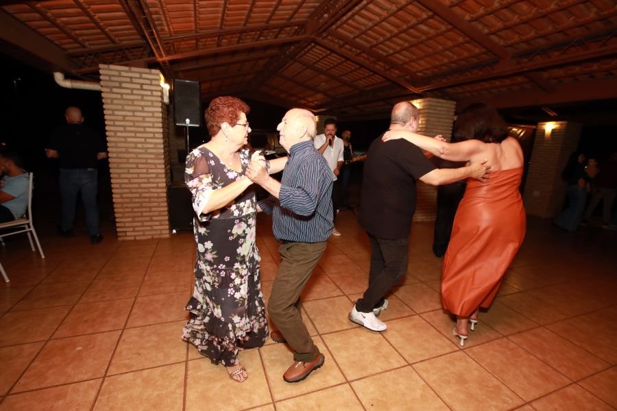 EMPRESÁRIO ÊCIO COSTA COMEMORA 60 ANOS COM GRANDE FESTA EM CEDRAL - Eloisa Mattos