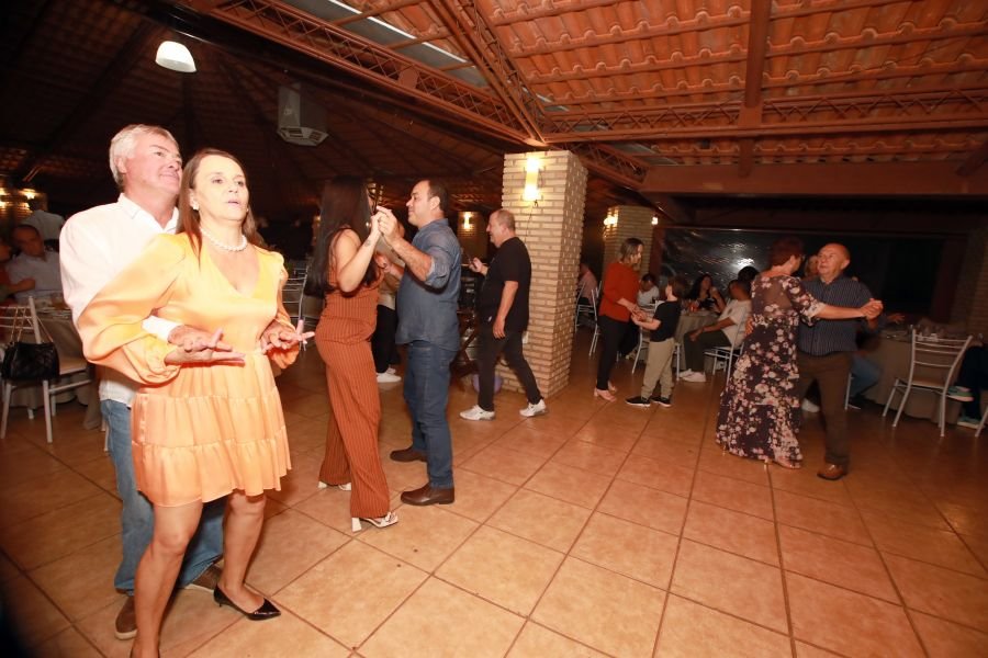 EMPRESÁRIO ÊCIO COSTA COMEMORA 60 ANOS COM GRANDE FESTA EM CEDRAL - Eloisa Mattos