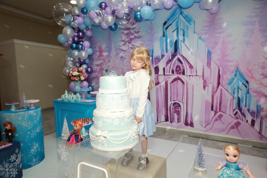 ANIVERSÁRIO DE 5 ANOS DA PRINCESA VERÔNICA –“TEMA FROZEN” (MUNDO KIDS) - Eloisa Mattos