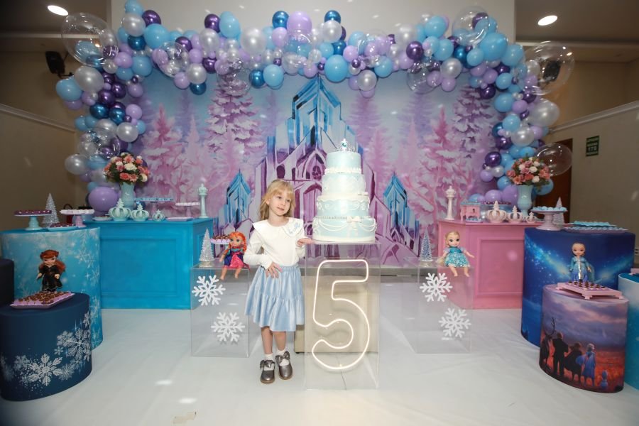 ANIVERSÁRIO DE 5 ANOS DA PRINCESA VERÔNICA –“TEMA FROZEN” (MUNDO KIDS) - Eloisa Mattos