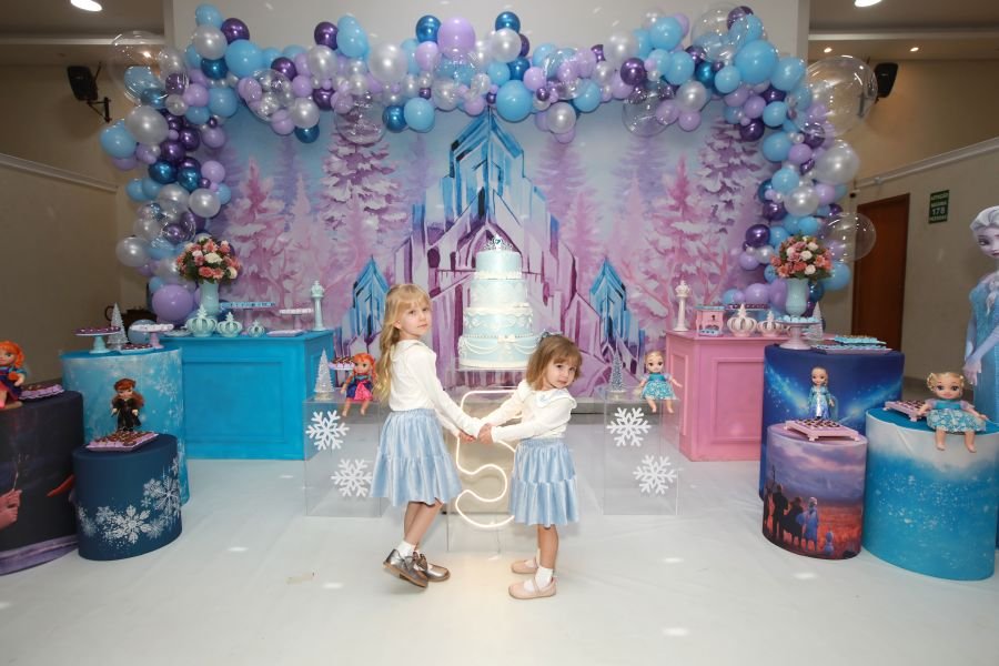 ANIVERSÁRIO DE 5 ANOS DA PRINCESA VERÔNICA –“TEMA FROZEN” (MUNDO KIDS) - Eloisa Mattos
