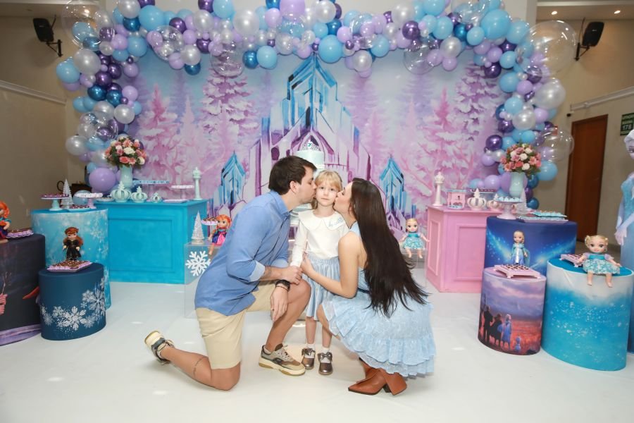 ANIVERSÁRIO DE 5 ANOS DA PRINCESA VERÔNICA –“TEMA FROZEN” (MUNDO KIDS) - Eloisa Mattos