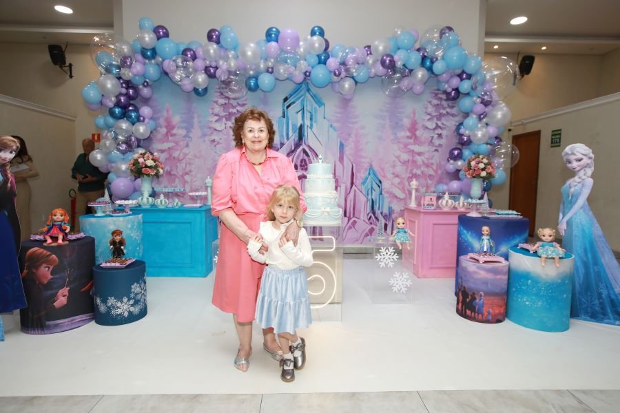 ANIVERSÁRIO DE 5 ANOS DA PRINCESA VERÔNICA –“TEMA FROZEN” (MUNDO KIDS) - Eloisa Mattos