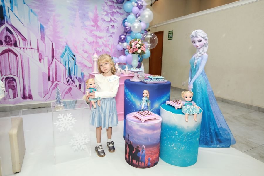 ANIVERSÁRIO DE 5 ANOS DA PRINCESA VERÔNICA –“TEMA FROZEN” (MUNDO KIDS) - Eloisa Mattos