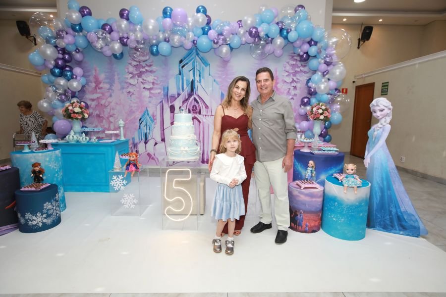 ANIVERSÁRIO DE 5 ANOS DA PRINCESA VERÔNICA –“TEMA FROZEN” (MUNDO KIDS) - Eloisa Mattos