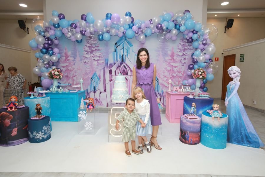 ANIVERSÁRIO DE 5 ANOS DA PRINCESA VERÔNICA –“TEMA FROZEN” (MUNDO KIDS) - Eloisa Mattos