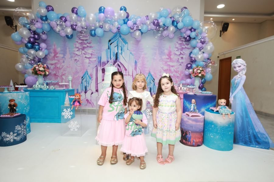 ANIVERSÁRIO DE 5 ANOS DA PRINCESA VERÔNICA –“TEMA FROZEN” (MUNDO KIDS) - Eloisa Mattos