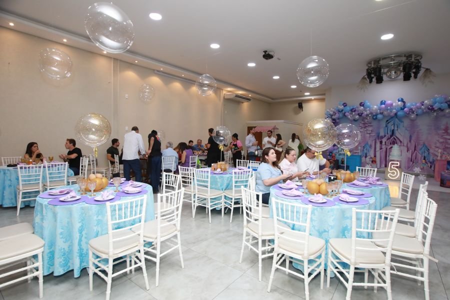 ANIVERSÁRIO DE 5 ANOS DA PRINCESA VERÔNICA –“TEMA FROZEN” (MUNDO KIDS) - Eloisa Mattos