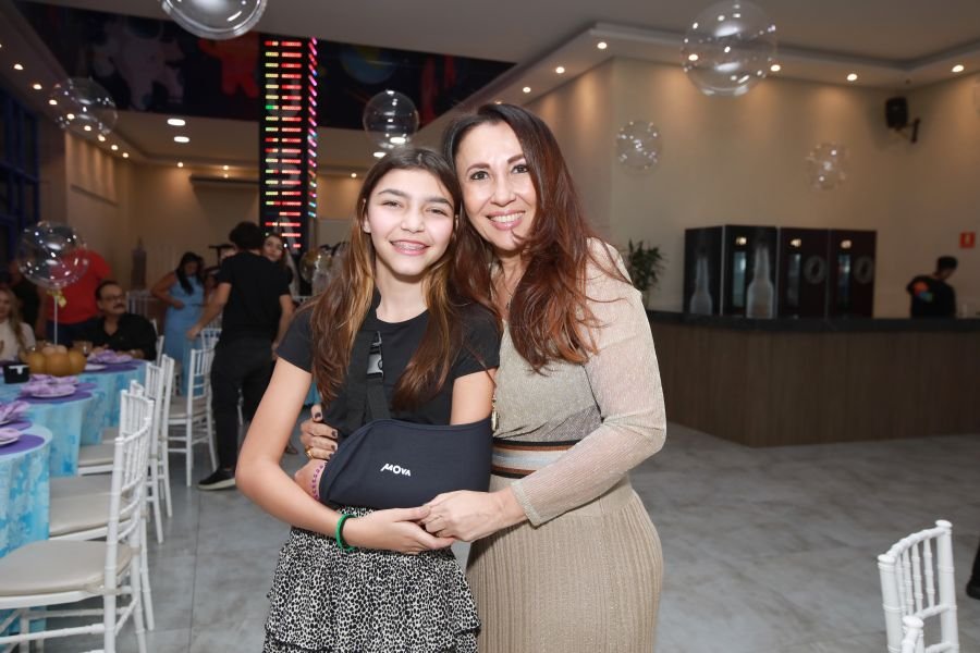 ANIVERSÁRIO DE 5 ANOS DA PRINCESA VERÔNICA –“TEMA FROZEN” (MUNDO KIDS) - Eloisa Mattos