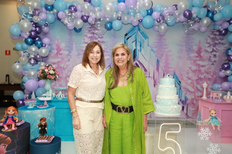ANIVERSÁRIO DE 5 ANOS DA PRINCESA VERÔNICA –“TEMA FROZEN” (MUNDO KIDS) - Eloisa Mattos