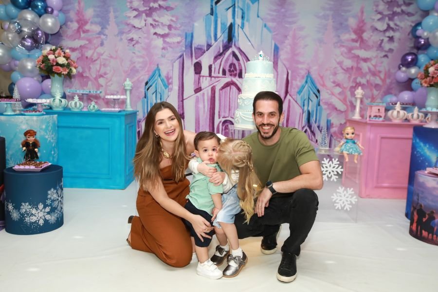 ANIVERSÁRIO DE 5 ANOS DA PRINCESA VERÔNICA –“TEMA FROZEN” (MUNDO KIDS) - Eloisa Mattos