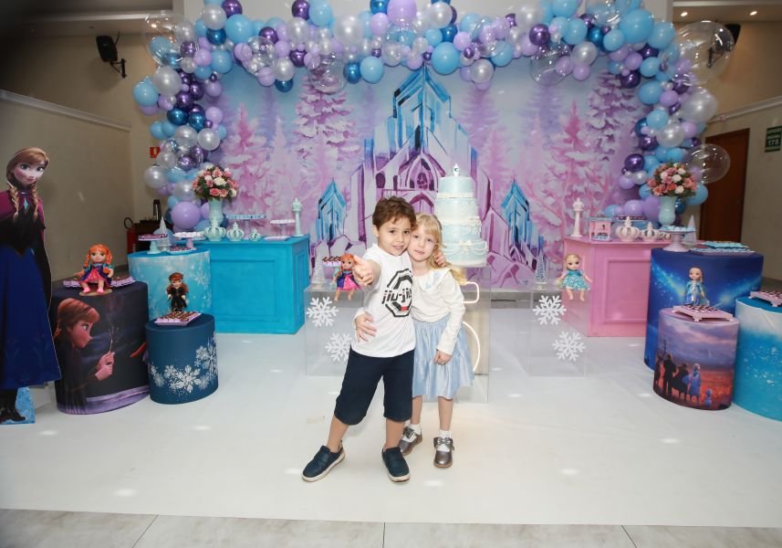 ANIVERSÁRIO DE 5 ANOS DA PRINCESA VERÔNICA –“TEMA FROZEN” (MUNDO KIDS) - Eloisa Mattos