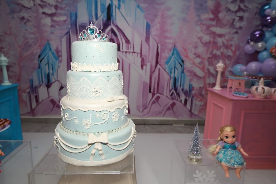 ANIVERSÁRIO DE 5 ANOS DA PRINCESA VERÔNICA –“TEMA FROZEN” (MUNDO KIDS) - Eloisa Mattos