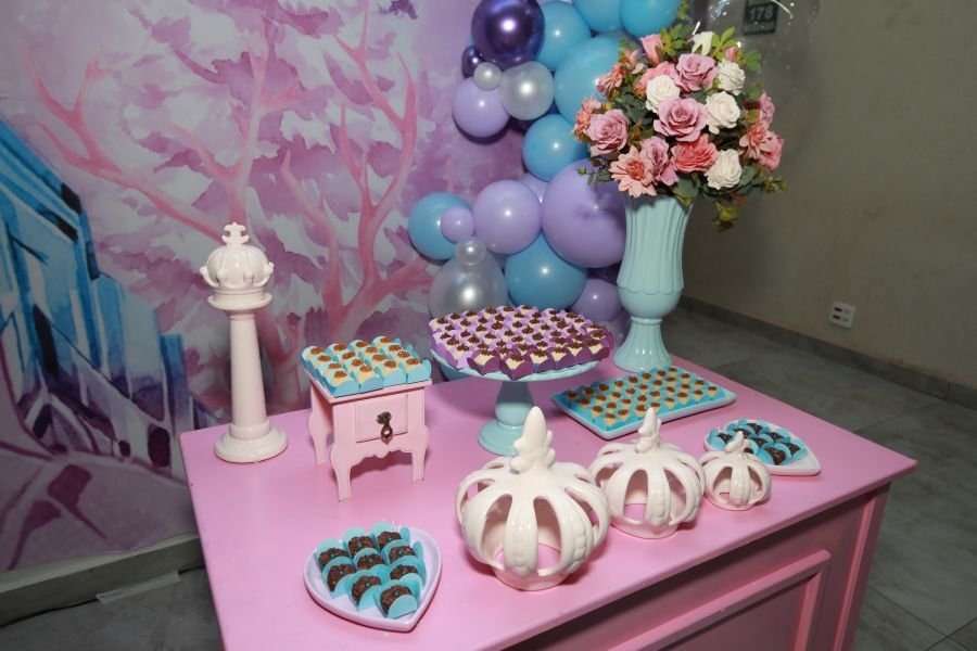 ANIVERSÁRIO DE 5 ANOS DA PRINCESA VERÔNICA –“TEMA FROZEN” (MUNDO KIDS) - Eloisa Mattos
