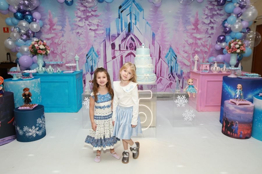 ANIVERSÁRIO DE 5 ANOS DA PRINCESA VERÔNICA –“TEMA FROZEN” (MUNDO KIDS) - Eloisa Mattos