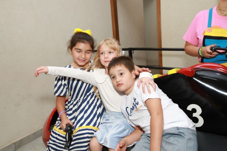 ANIVERSÁRIO DE 5 ANOS DA PRINCESA VERÔNICA –“TEMA FROZEN” (MUNDO KIDS) - Eloisa Mattos