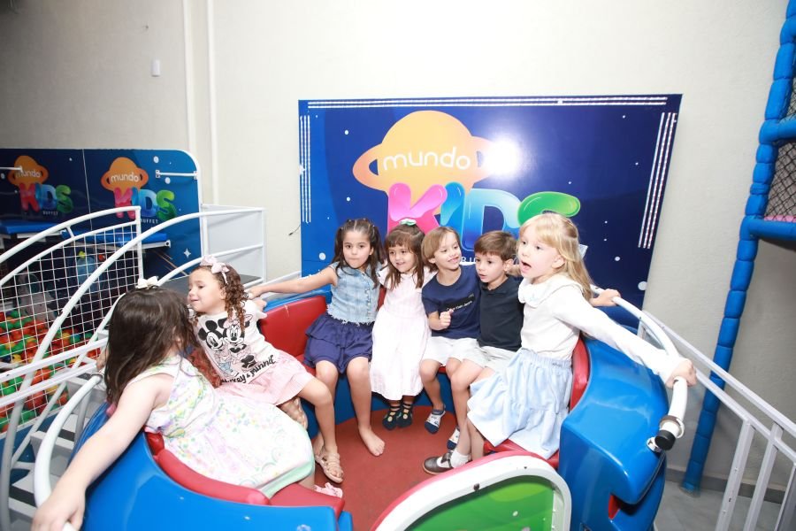 ANIVERSÁRIO DE 5 ANOS DA PRINCESA VERÔNICA –“TEMA FROZEN” (MUNDO KIDS) - Eloisa Mattos