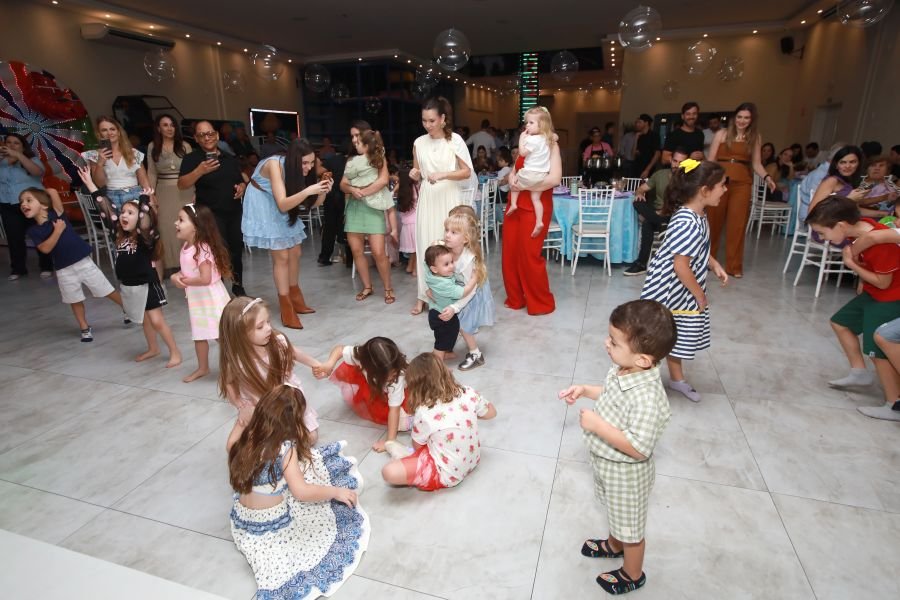 ANIVERSÁRIO DE 5 ANOS DA PRINCESA VERÔNICA –“TEMA FROZEN” (MUNDO KIDS) - Eloisa Mattos