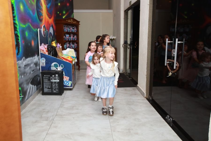 ANIVERSÁRIO DE 5 ANOS DA PRINCESA VERÔNICA –“TEMA FROZEN” (MUNDO KIDS) - Eloisa Mattos