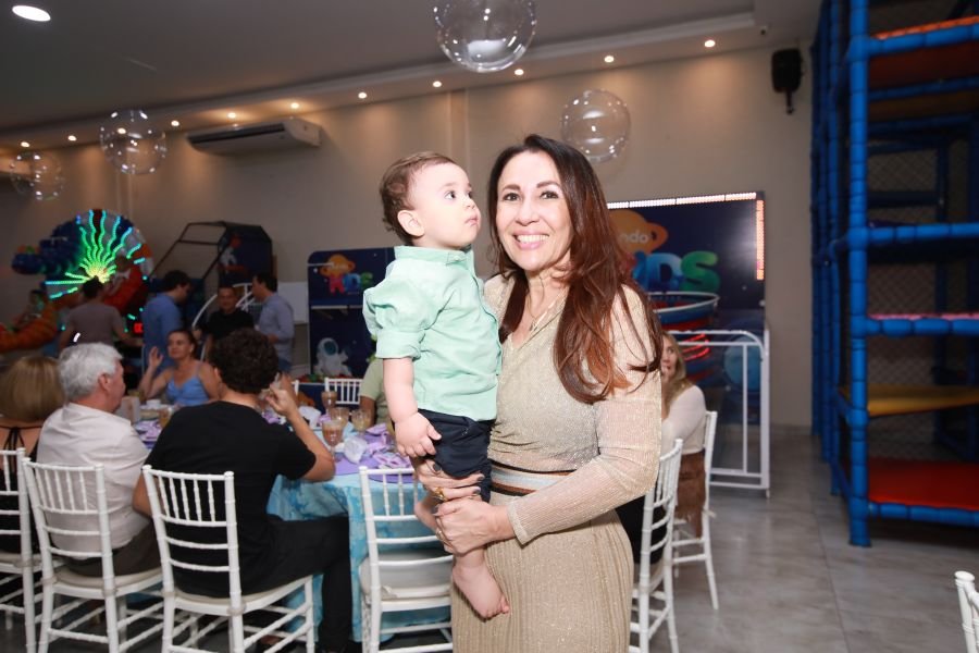 ANIVERSÁRIO DE 5 ANOS DA PRINCESA VERÔNICA –“TEMA FROZEN” (MUNDO KIDS) - Eloisa Mattos