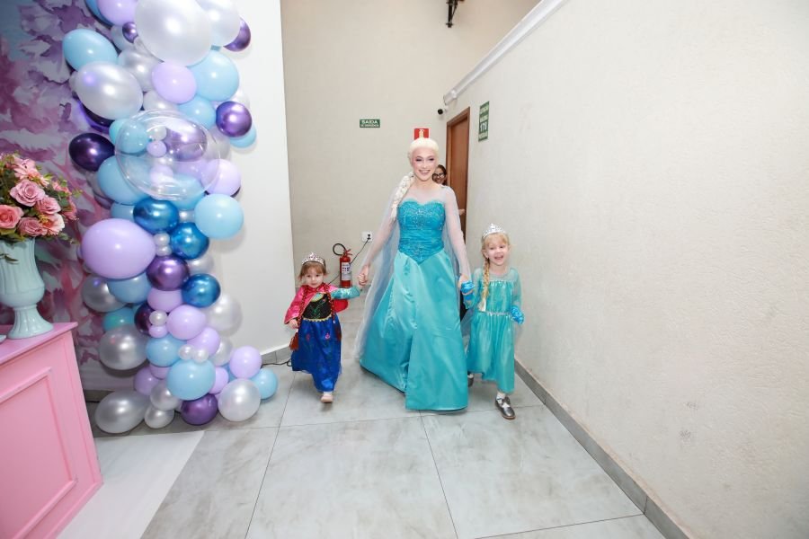 ANIVERSÁRIO DE 5 ANOS DA PRINCESA VERÔNICA –“TEMA FROZEN” (MUNDO KIDS) - Eloisa Mattos