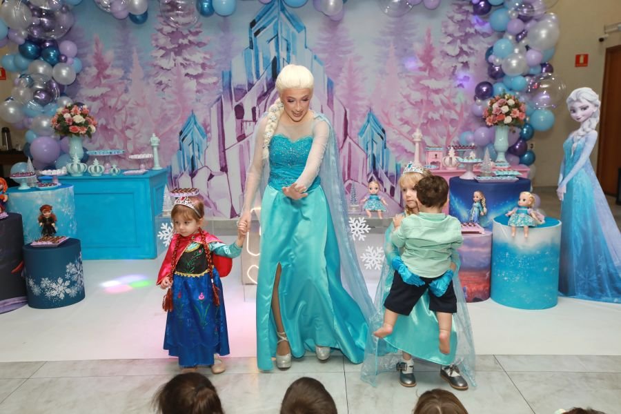 ANIVERSÁRIO DE 5 ANOS DA PRINCESA VERÔNICA –“TEMA FROZEN” (MUNDO KIDS) - Eloisa Mattos
