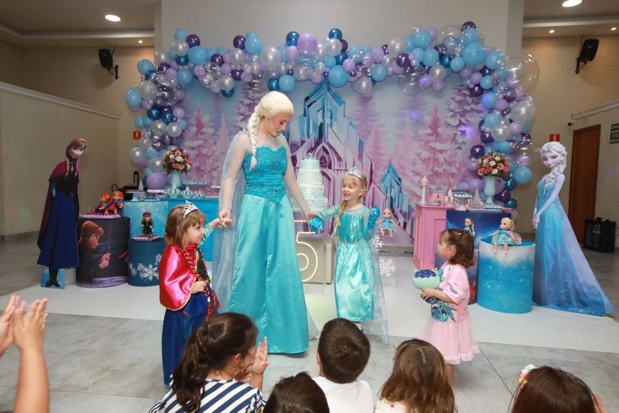 ANIVERSÁRIO DE 5 ANOS DA PRINCESA VERÔNICA –“TEMA FROZEN” (MUNDO KIDS) - Eloisa Mattos