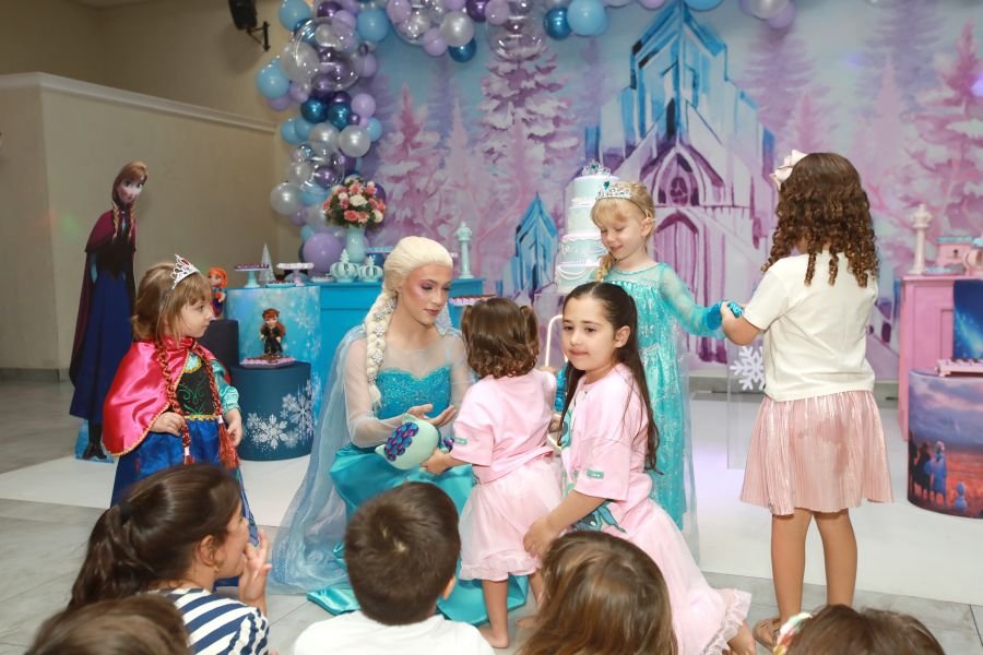 ANIVERSÁRIO DE 5 ANOS DA PRINCESA VERÔNICA –“TEMA FROZEN” (MUNDO KIDS) - Eloisa Mattos