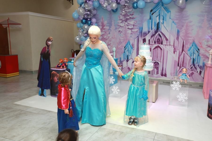 ANIVERSÁRIO DE 5 ANOS DA PRINCESA VERÔNICA –“TEMA FROZEN” (MUNDO KIDS) - Eloisa Mattos