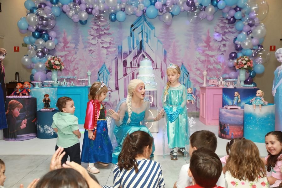 ANIVERSÁRIO DE 5 ANOS DA PRINCESA VERÔNICA –“TEMA FROZEN” (MUNDO KIDS) - Eloisa Mattos