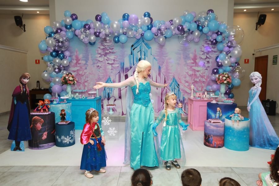 ANIVERSÁRIO DE 5 ANOS DA PRINCESA VERÔNICA –“TEMA FROZEN” (MUNDO KIDS) - Eloisa Mattos