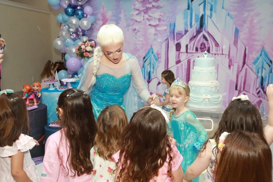 ANIVERSÁRIO DE 5 ANOS DA PRINCESA VERÔNICA –“TEMA FROZEN” (MUNDO KIDS) - Eloisa Mattos