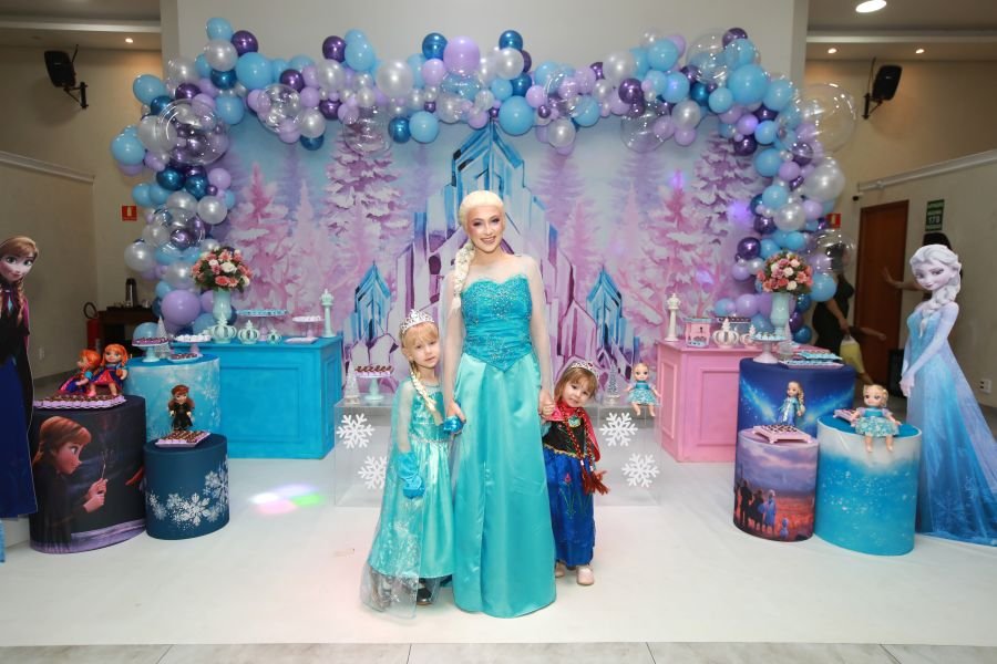 ANIVERSÁRIO DE 5 ANOS DA PRINCESA VERÔNICA –“TEMA FROZEN” (MUNDO KIDS) - Eloisa Mattos