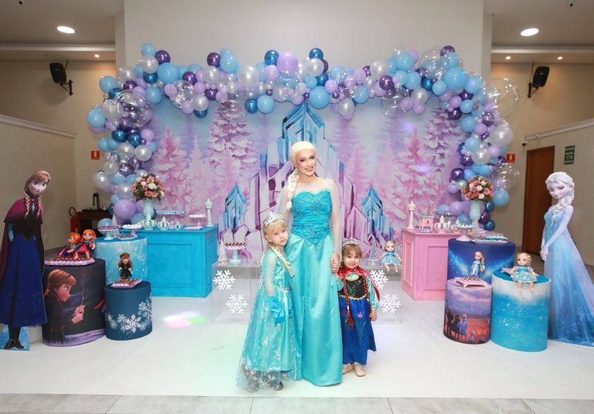 ANIVERSÁRIO DE 5 ANOS DA PRINCESA VERÔNICA –“TEMA FROZEN” (MUNDO KIDS) - Eloisa Mattos