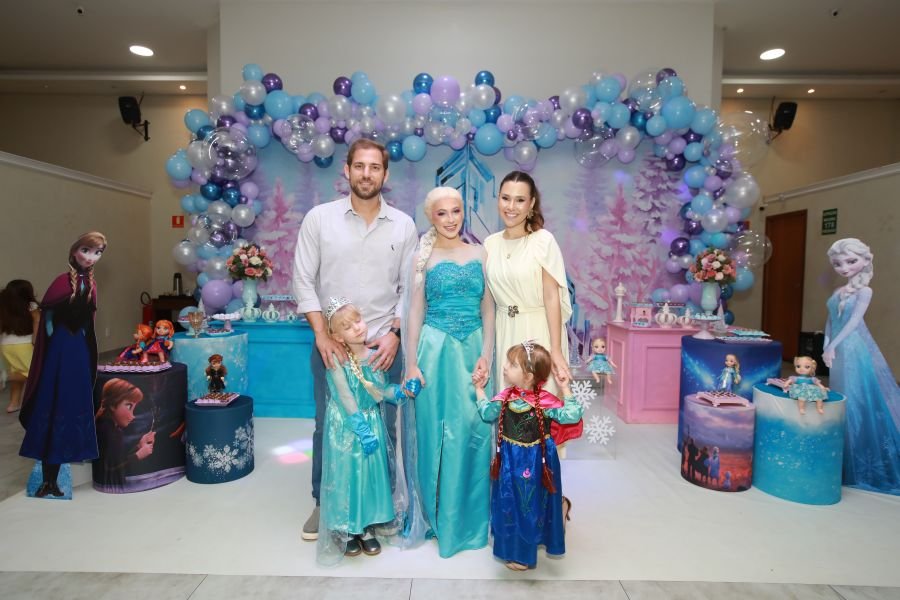 ANIVERSÁRIO DE 5 ANOS DA PRINCESA VERÔNICA –“TEMA FROZEN” (MUNDO KIDS) - Eloisa Mattos