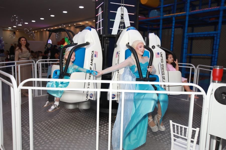 ANIVERSÁRIO DE 5 ANOS DA PRINCESA VERÔNICA –“TEMA FROZEN” (MUNDO KIDS) - Eloisa Mattos