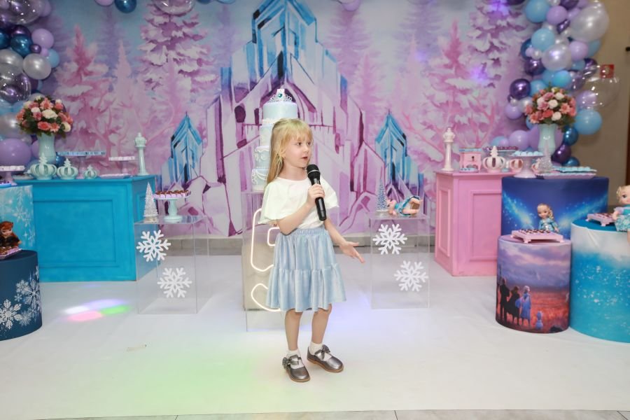 ANIVERSÁRIO DE 5 ANOS DA PRINCESA VERÔNICA –“TEMA FROZEN” (MUNDO KIDS) - Eloisa Mattos