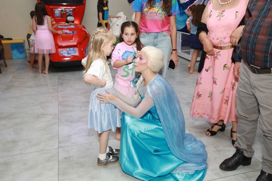 ANIVERSÁRIO DE 5 ANOS DA PRINCESA VERÔNICA –“TEMA FROZEN” (MUNDO KIDS) - Eloisa Mattos
