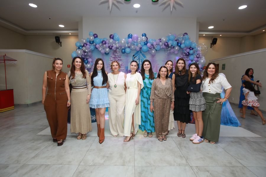 ANIVERSÁRIO DE 5 ANOS DA PRINCESA VERÔNICA –“TEMA FROZEN” (MUNDO KIDS) - Eloisa Mattos