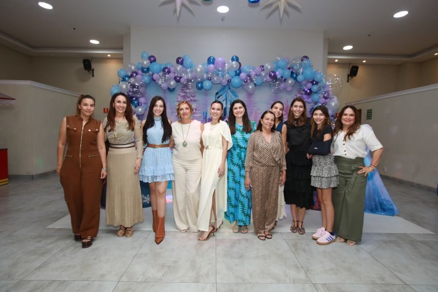 ANIVERSÁRIO DE 5 ANOS DA PRINCESA VERÔNICA –“TEMA FROZEN” (MUNDO KIDS) - Eloisa Mattos